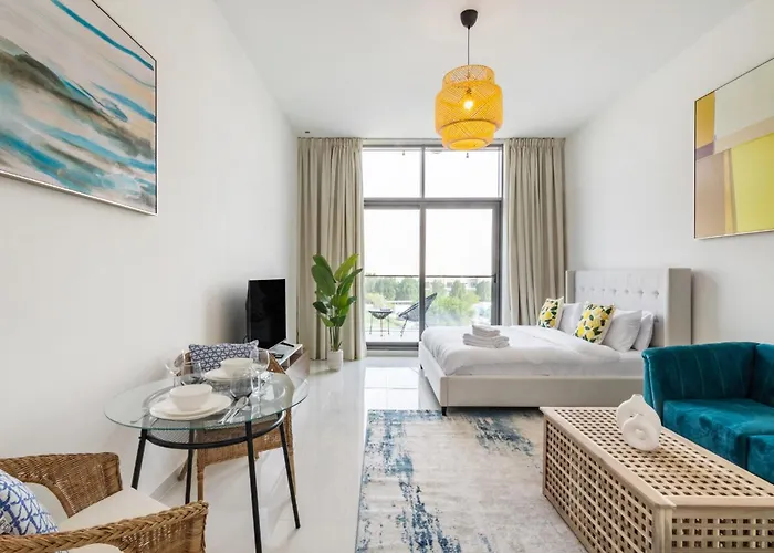 Cozy Studio - Damac Hills, Dubai