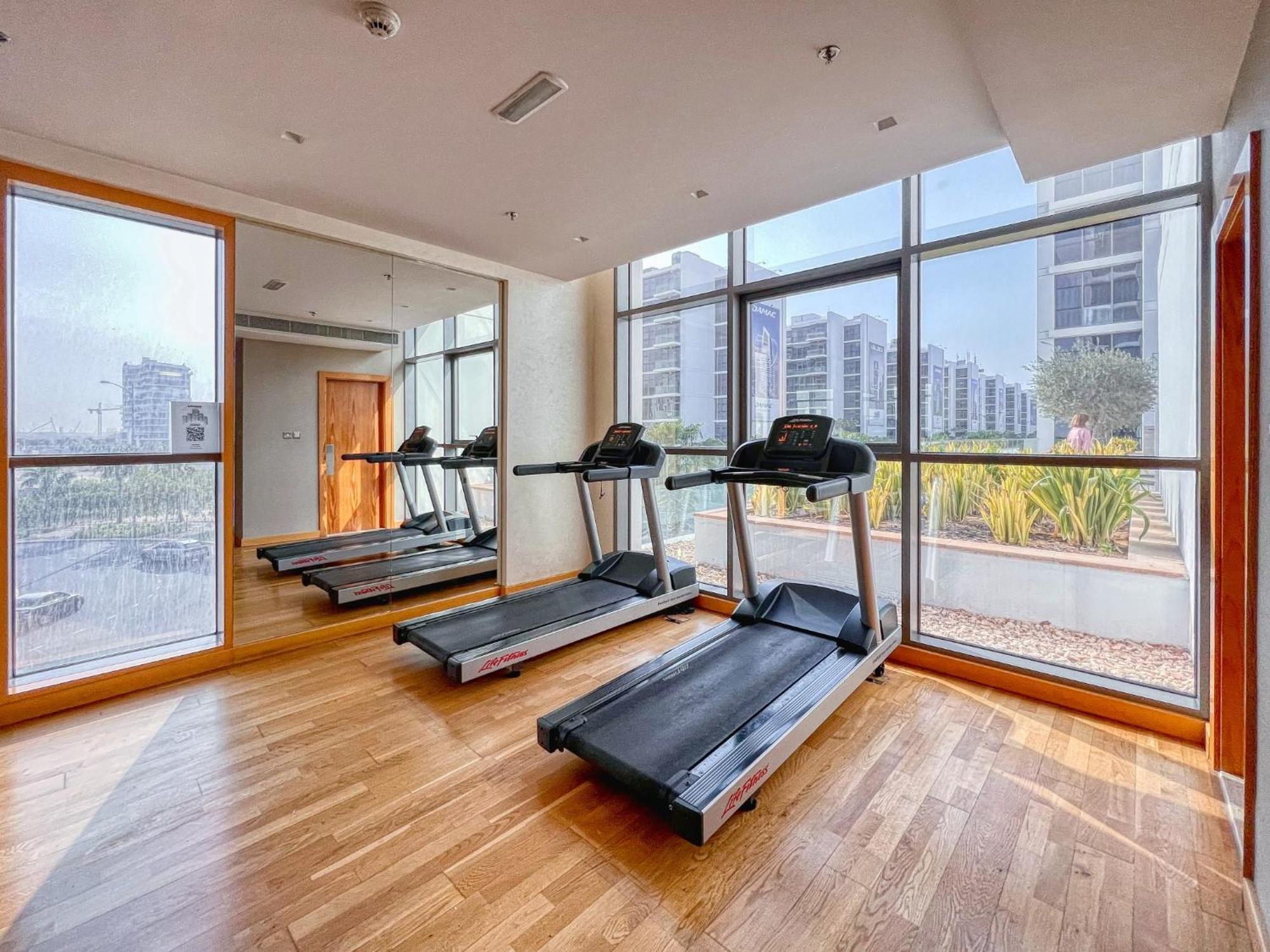 Cozy Studio - Damac Hills, Apartment